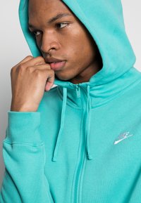 Nike Sportswear M CLUB HOODIE FZ BB - Camisola com fecho - washed teal/white