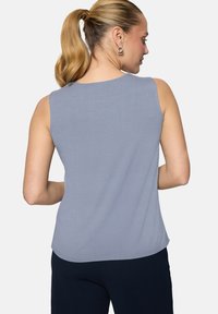 zero MIT RUNDHALSAUSSCHNITT - Blouse - flint stone