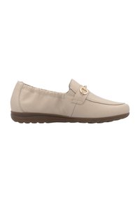 Beige leren instapschoen met elastische openingen, een glad oppervlak, een ronde neus, een kleine gouden accent en een flexibele rubberen zool.