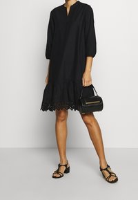 Saint Tropez Vapaa-ajan mekko - black