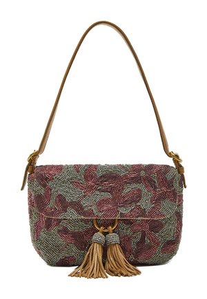 Piccola borsa a tracolla con ricamo floreale rosso in perline, tracolla in pelle color cuoio e due nappine in pelle color cuoio appese ad anelli dorati sulla patta frontale.
