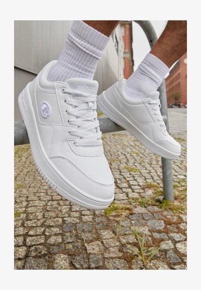 RD18 LOW - Chaussures de basket - triple white