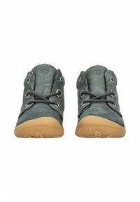 Bottines en cuir gris avec un bout rond, semelle en caoutchouc, accents cousus et œillets en métal pour les lacets. Nom de la marque "Pepino" visible sur la semelle.