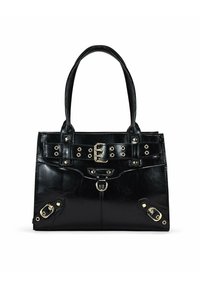 Bolso de mano de cuero sintético negro con dos asas, detalle frontal de cinturón con herrajes dorados y tachuelas, y acentos laterales con cierres metálicos.