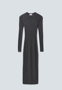 Dlouhé rukávy, přiléhavé šaty z tmavě šedé pleteniny. Kulatý výstřih, elegantní linie a žebrovaná textura. Obsahují jemný detail s logem.