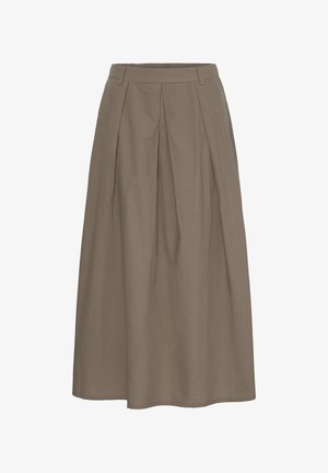 Falda midi marrón en línea A con pliegues, trabillas para cinturón y cintura ajustada, confeccionada con tela ligera.