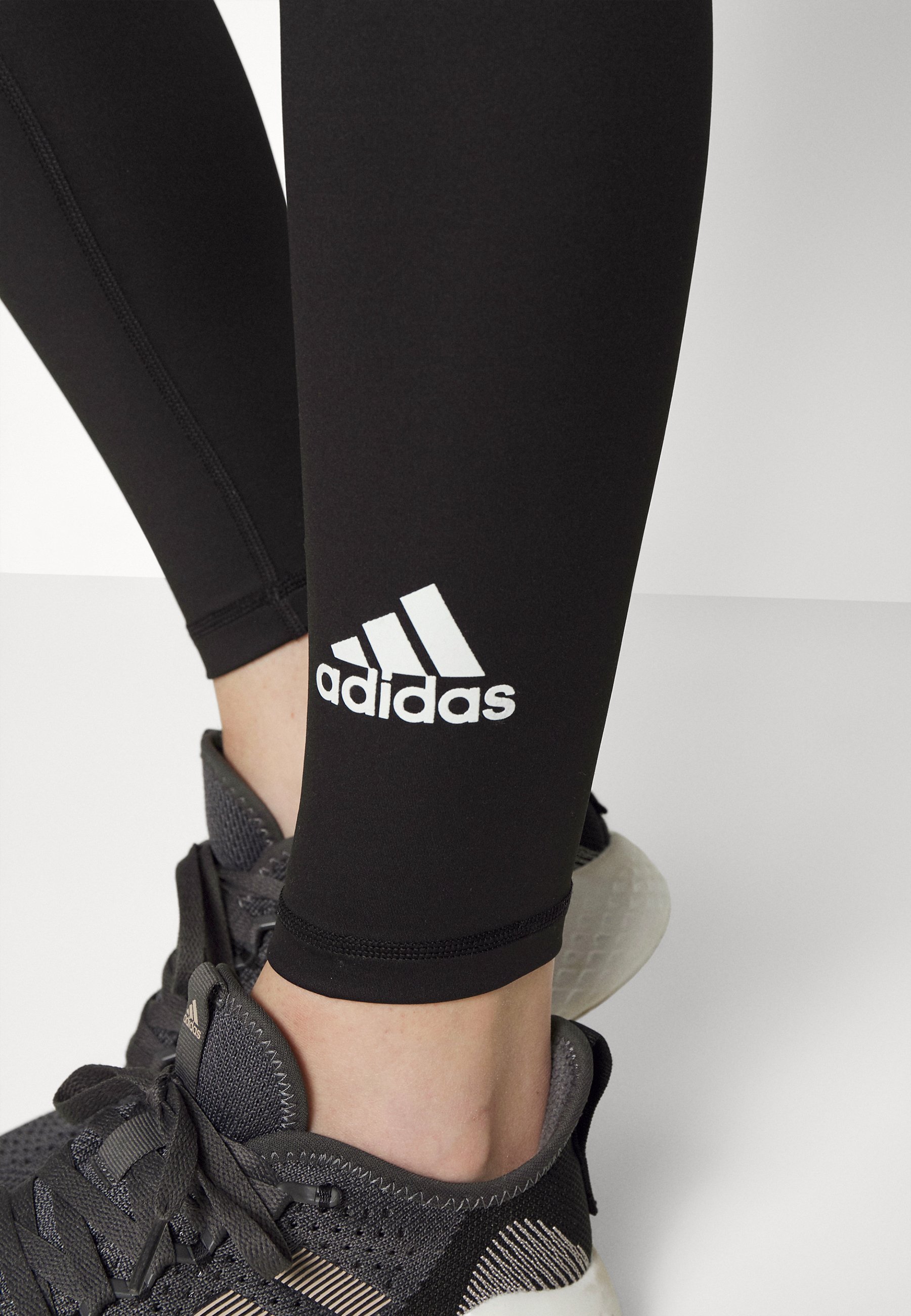 adidas Performance TURF ADILIFE 