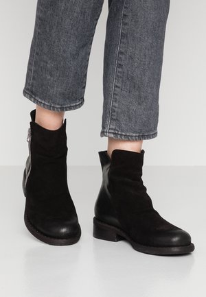 Classic ankle boots - black