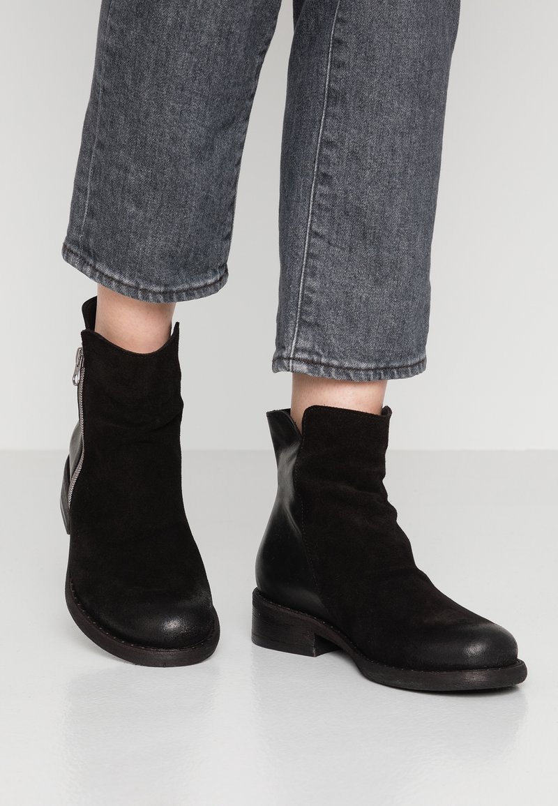 Felmini Botines - black