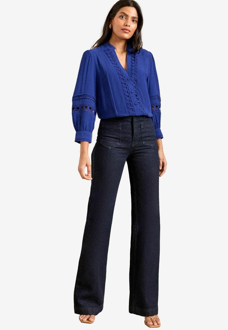 Love & Roses - REGULAR FIT - HEART TRIM PINTUCK NOTCH NECK  - Užsagstoma palaidinė - blue, Padidinti