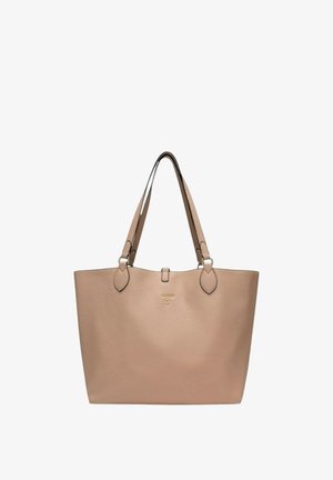 Beige leren draagtas met dubbele schouderbanden en een klein gouden logo gecentreerd onder de opening.