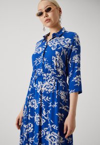 JDY JDYSTARRR LIFE DRESS - Robe longue - surf the web/tapioca