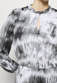 Bruuns Bazaar Robe de jour - grey