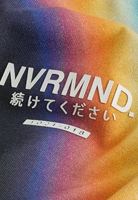 Next DIP DYE GRAPHIC - Apdrukāts T-krekls - black