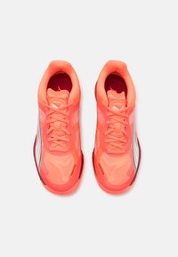 Puma ACCELERATE NITRO SQD - Handbalschoenen - glowing red/white/dark crimson/black
