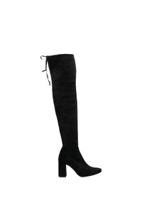 Schwarze Wildleder-Stiefel über dem Knie mit Blockabsatz, spitzem Absatz und Schnürdetails an der Oberseite. Glatte Textur mit einer taillierten Silhouette.