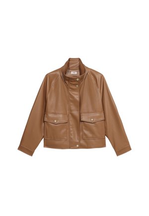 Giacca in ecopelle marrone con colletto alto, due tasche frontali, chiusura a pressione e design corto. Presenta una texture liscia e linee pulite.