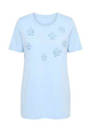 Světlomodré tričko s krátkými rukávy a kulatým výstřihem, zdobené šesti strukturovanými květinovými aplikacemi přes oblast hrudi.