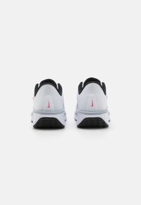 Nike Performance QUEST 6 - Zapatillas running asfalto - white/black/pinksicle/wolf grey