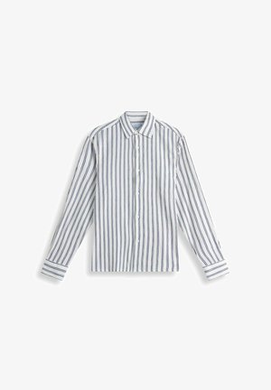 Witte overhemd met lange mouwen en verticale marineblauwe strepen, plat uitgestald op een witte achtergrond.