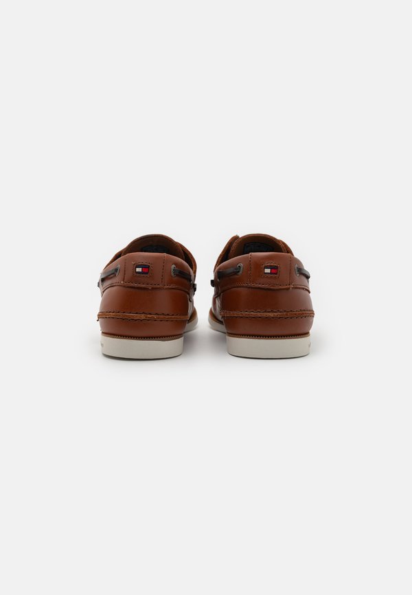 CORE - Boat shoes - winter cognac3