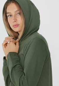 Tezenis MIT REISSVERSCHLUSS UND TUNNELZUG - Sweat zippé - Green