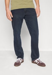 Wrangler - Jeansy Straight Leg Miniatura obrazu 1