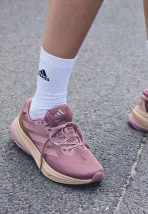 SUPERNOVA RISE 2 - Zapatillas running asfalto - warm clay/wonder beige