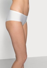 MAGIC Bodyfashion DREAM INVISIBLES HIPSTER 2 PACK - Cuecas - snow white