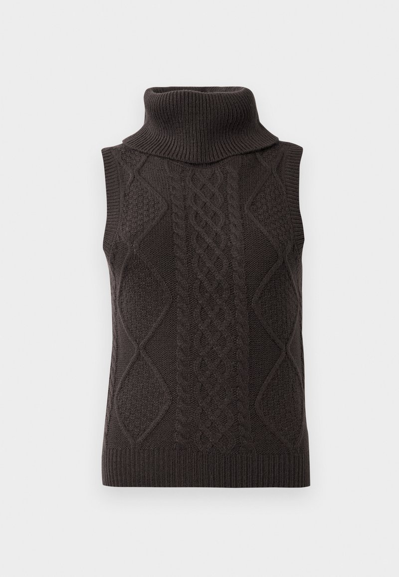 Pull en maille torsadée sans manches de couleur marron foncé avec des motifs en losanges et un ourlet côtelé sur fond blanc.