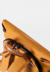 Aunts & Uncles WAKAYAMA - Tagesrucksack - butterscotch