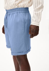 ARMEDANGELS JAACQUE - Shorts - blue stone