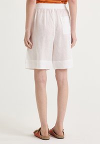 Maliparmi SUMMER - Shorts - white