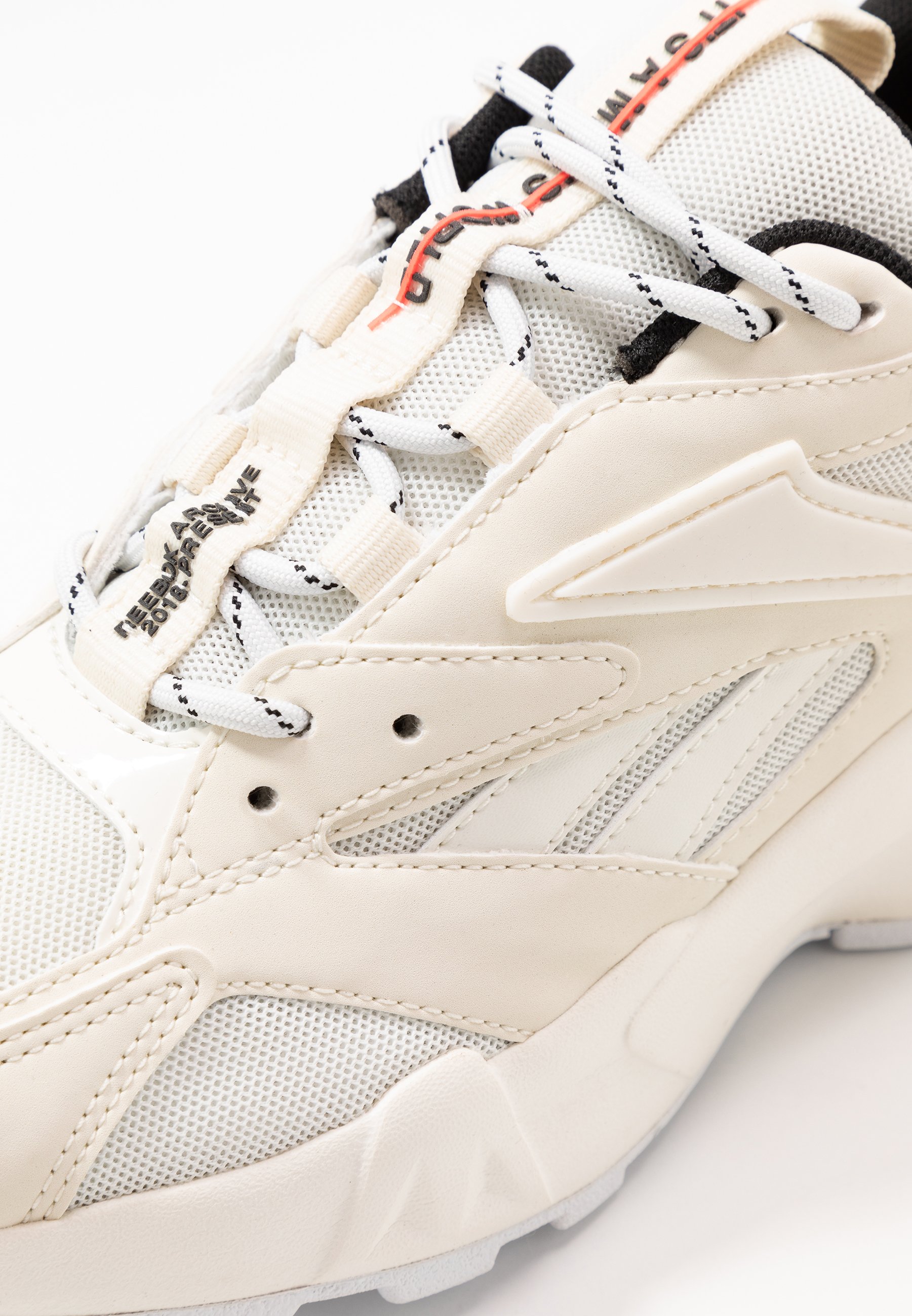 Reebok Classic AZTREK DOUBLE MIX Joggesko chalkclassic Reebok Classic AZTREK DOUBLE MIX Joggesko chalkclassic