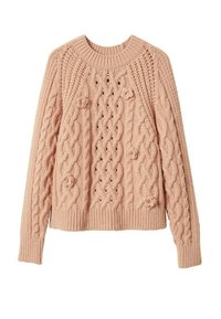 Pull tricoté rose clair avec motifs en torsades et points bouclés, doté de manches longues et d'un col rond ainsi que d'un ourlet côtelés.
