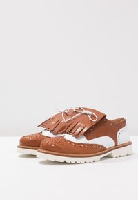 Jonak Snøresko - cognac
