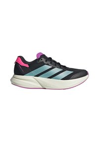 Zwarte en teal hardloopschoen met een witte, gevoerde zool, roze accenten op de hiel en tong, en zwarte veters, zijaanzicht op een witte achtergrond.