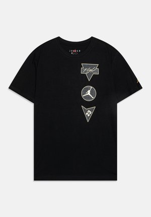 - T-shirt z nadrukiem