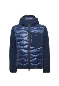 Marineblauwe jas met een gewatteerd, glanzend voorpaneel, capuchon, ritsluiting en een borstzak. Heeft een soepele stof op de mouwen en zijkanten.