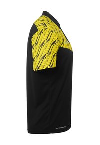 Kortærmet træningsshirt med sort krop og et gult mønster på ærmerne. Fremstillet i åndbart materiale.