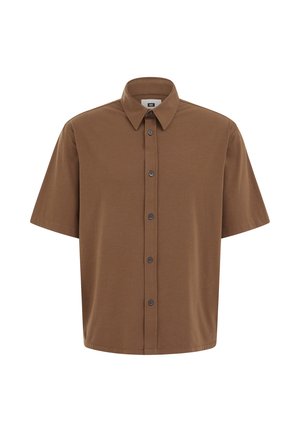 Braunes Kurzarmhemd mit Knöpfen, spitzem Kragen und sechs dunklen Knöpfen an der Vorderseite, vor einem weißen Hintergrund gezeigt.
