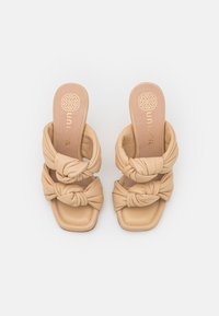 Unisa SABAS - Mules de salto - butter