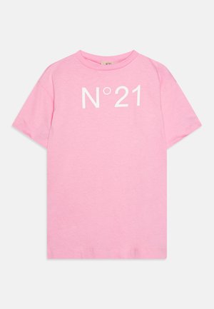Różowa bawełniana koszulka z krótkim rękawem, z białym nadrukiem "N°21" z przodu, okrągłym dekoltem i prostym wykończeniem.