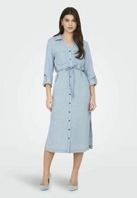 ONLY ONLCHARIS MIDI - Džinsa auduma kleita - light blue denim