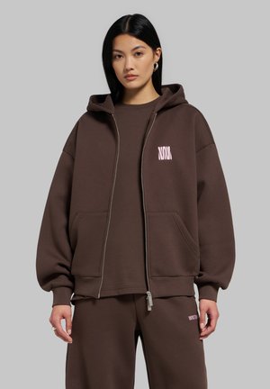 WRSTBHVR, WRSTBHVR ZIP JACKET DIAGO V3 HOODED ZIP JACKET UNISEX - Φούτερ με φερμουάρ - chocolate brown
