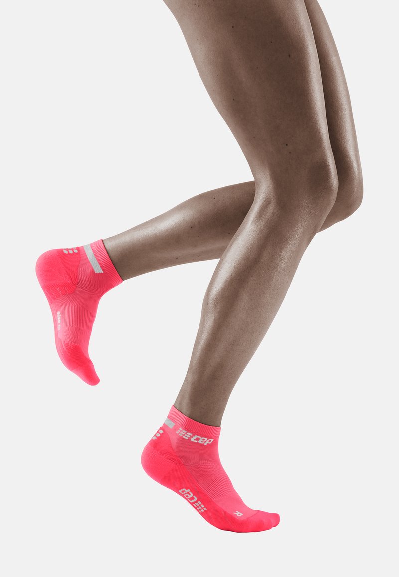 CEP - THE RUN COMPRESSION SOCKS LOW CUT WOMEN - MADE IN GERMANY - Sportsocken - pink, Vergrößern