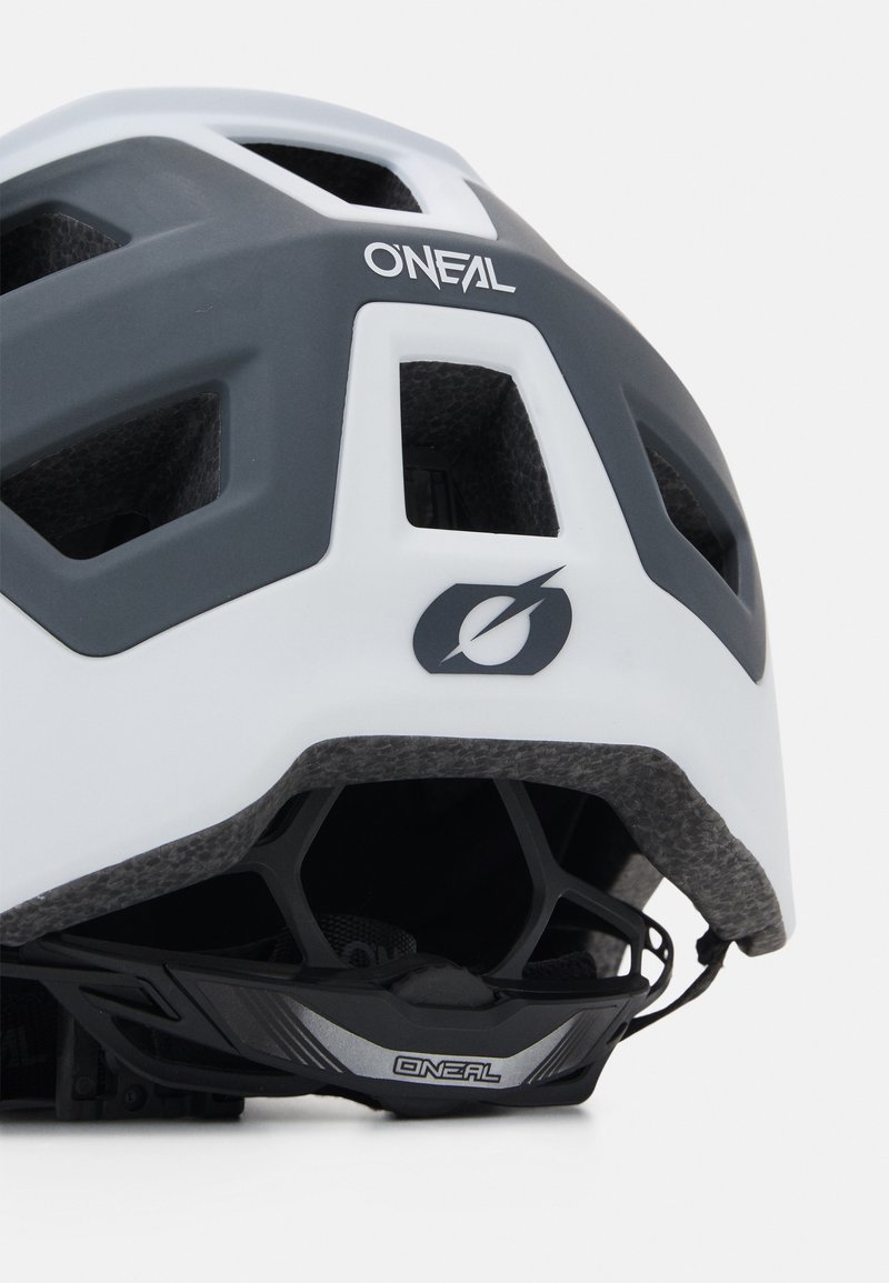 Herren Bälle & Schläger | O'Neal DEFENDER HELMET SOLID Helm white/gray/weiß - WN57817 Herren Bälle & Schläger | O'Neal DEFENDER HELMET SOLID Helm white/gray/weiß - WN57817