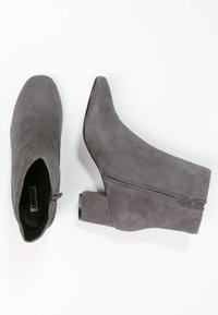 Dune London Botki