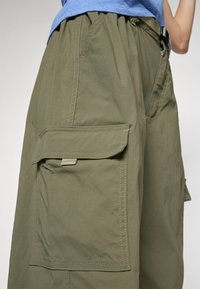Patagonia EVERYDAY CARGO PANTS - Calças para exterior - basin green