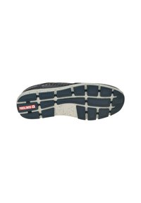 Suela de zapato azul oscuro con superficie texturizada, que presenta una entresuela blanca moteada y una etiqueta con logo rojo. Estriada para mejor tracción.